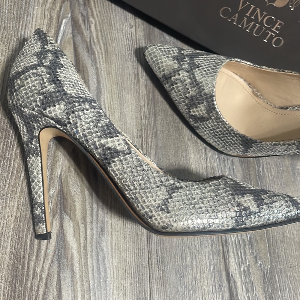 Vince Camuto Heels - Picture 2 of 4